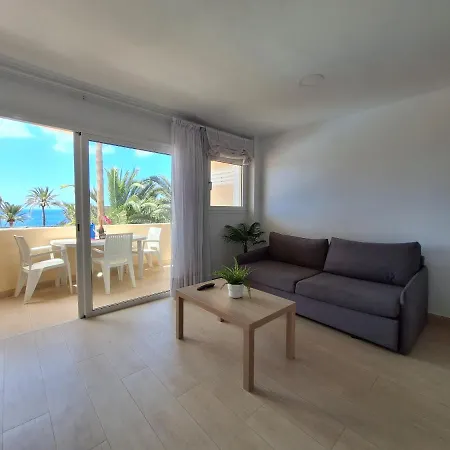 White And Quiet! Modern In San Agustin 아파트
